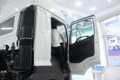 广汽日野 700系列重卡 350马力 6X4 牵引车(高顶)(YC4250SS2PK)
