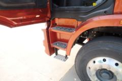 联合卡车 U440重卡 440马力 6X4 LNG牵引车(速比3.7)(QCC4252N654-1)