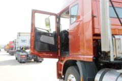 联合卡车 U440重卡 440马力 6X4 LNG牵引车(速比3.7)(QCC4252N654-1)