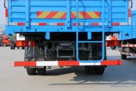 东风天锦&nbsp;教练车外观图片