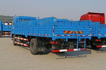 东风天锦&nbsp;教练车外观图片