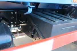 东风天锦&nbsp;教练车底盘图片