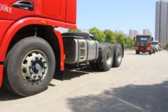 联合卡车 U380重卡 380马力 6X4牵引车(QCC4252D654K)