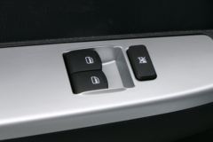 东风途逸 T5 1.5L 110马力 3.7米单排厢式小卡(3300轴距)(EQ5031XXY15QEAC)