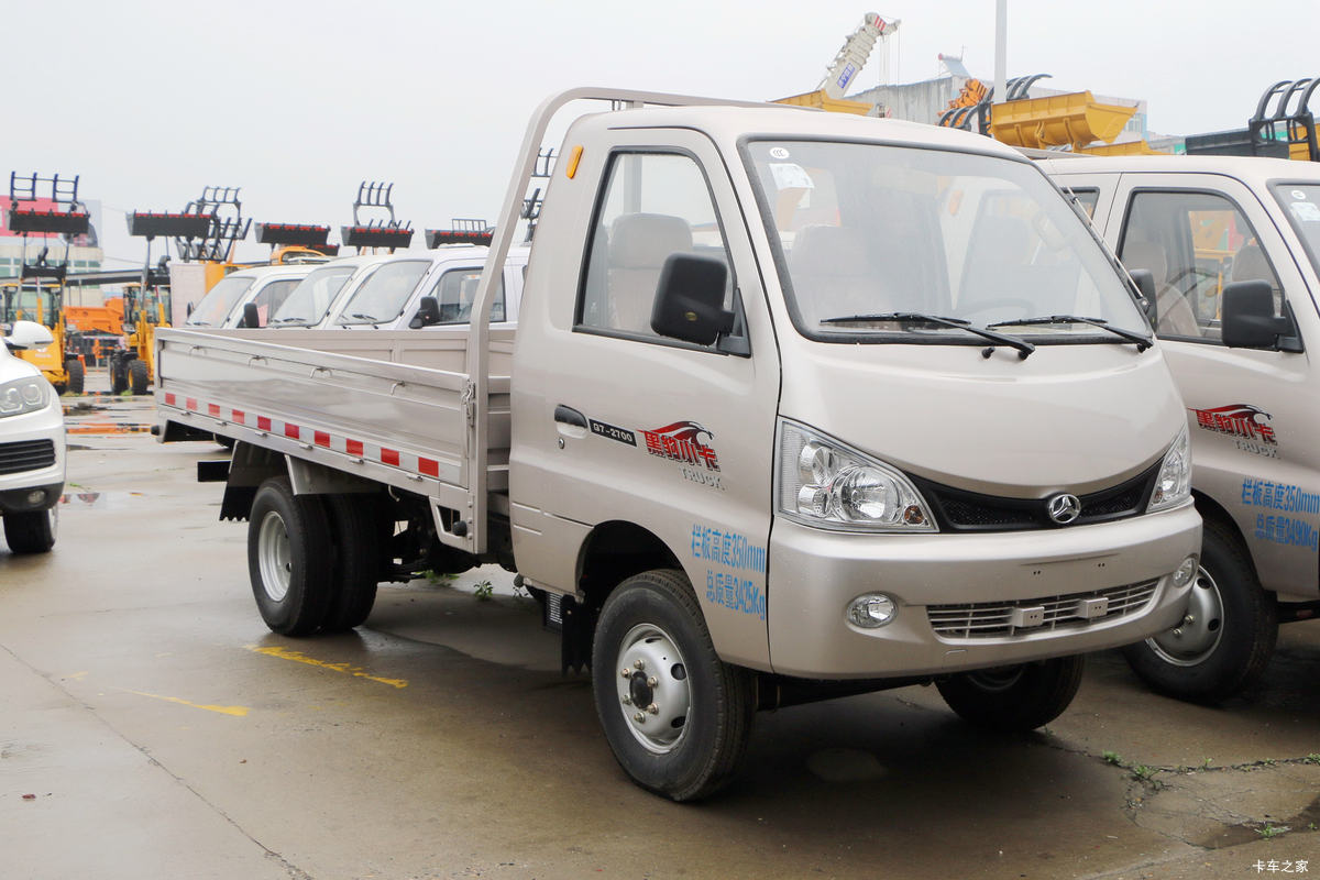 北汽黑豹 Q7 1.5L 112马力 汽油 3.295米单排栏板微卡