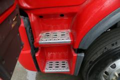 东风柳汽 乘龙H5中卡 270马力 6X2 9.7米排半翼开启厢式载货车(LZ5250XYKM5CB)