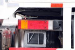 东风柳汽 乘龙H5中卡 270马力 6X2 9.7米排半翼开启厢式载货车(LZ5250XYKM5CB)