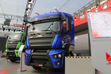 江铃重汽 威龙重卡 420马力 4X2牵引车(SXQ4180J1B3D5)