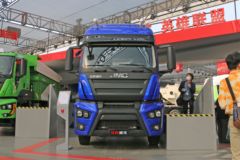 江铃重汽 威龙重卡 365马力 4X2牵引车(SXQ4180J1A2D5)