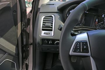 ���� ��5 2018�� ����� �������� 2.4T���� 140���� �ֶ� ���� �����˫��Ƥ��ͼƬ