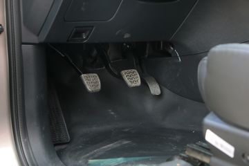 ���� ��5 2018�� ����� �������� 2.4T���� 140���� �ֶ� ���� �����˫��Ƥ��ͼƬ