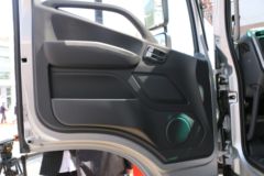 福田 欧航R系 京东版 182马力 6.8米排半厢式载货车(BJ5186XXY-A7) 福田 欧航R系 京东版 182马力 6.8米排半厢式载货车(BJ5186XXY-A7)