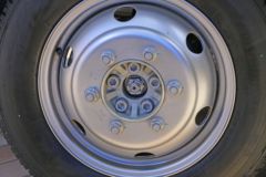 福田商务车 图雅诺E 2017款 商运版 110马力 2.5T柴油 长轴封闭货车