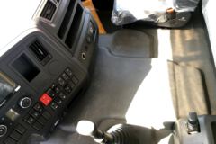 陕汽重卡 德龙X3000 400马力 8X4 8.8米自卸车(SX33105C506B)