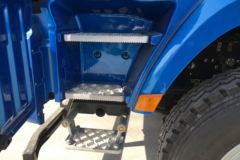 陕汽重卡 德龙X3000 400马力 8X4 8.8米自卸车(SX33105C506B)