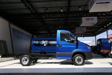 �Ͼ���ά�� DAILY C45-33 145���� 4X2���������Ῠ(NJ1045EFC)ͼƬ