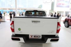 上汽大通 T60 2017款 旗舰型 2.0T汽油 224马力 四驱高底盘 大双排皮卡(6AT)