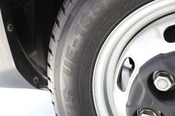 �Ͼ���ά�� DAILY C45-33 145���� 4X2���������Ῠ(NJ1045EFC)ͼƬ