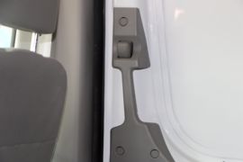 VO8S&nbsp;电动封闭厢货驾驶室图片