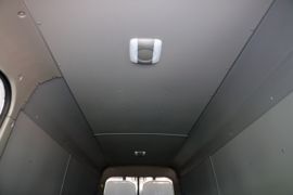 VO8S&nbsp;电动封闭厢货驾驶室图片