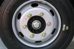 长江V08S 7.5T 8.08米纯电动厢式物流车110kWh