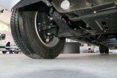 长江V08S 7.5T 8.08米纯电动厢式物流车110kWh