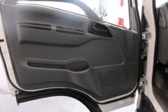 长江SM07 7.37T 4.15米货箱式纯电动物流车78.96kWh