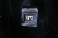 长江SM01 1.96T 1.9米货箱式纯电动物流车29.96kWh