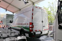 长江SP06 4.5T 5.96米厢式纯电动物流车76.5kWh