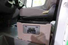 长江SP06 4.5T 5.96米厢式纯电动物流车76.5kWh