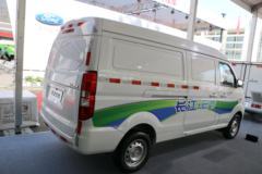 长江SP04 2.5T 4.5米厢式纯电动物流车49kWh
