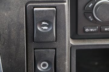 Ծ�� ����X100 ������ 110���� 4X2 3.7����ж��(SH3082VEDBNW)ͼƬ