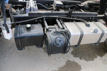 Ծ�� ����X100 ������ 110���� 4X2 3.7����ж��(SH3082VEDBNW)ͼƬ