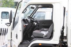 江铃凯锐 116马力 4.1米单排栏板轻卡(宽体豪华)