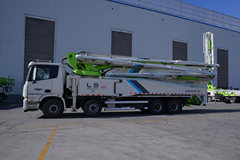 福田 雷萨L9 430马力 8X4 56米混凝土泵车(欧曼GTL底盘)