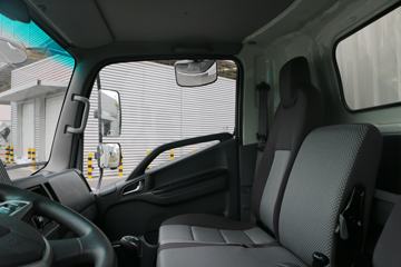 ���� ˧��H330 152���� 4X2 4.12�׵�����ʽ�Ῠ(HFC5043XXYP71K3C2V)ͼƬ