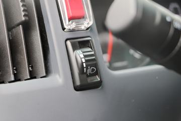 ���� ˧��H330 152���� 4X2 4.12�׵�����ʽ�Ῠ(HFC5043XXYP71K3C2V)ͼƬ