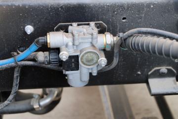 ���� ����V9L 170���� 4X2 6.8���Ű��դʽ�ػ���(HFC5181CCYP51K1E1V)ͼƬ