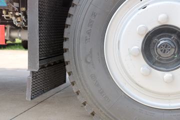 ���� ����V9L 170���� 4X2 6.8���Ű��դʽ�ػ���(HFC5181CCYP51K1E1V)ͼƬ