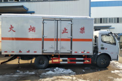 东风 多利卡D6 115马力 4X2 4.12米爆破器材运输车(程力威牌)(CLW5071XQY5)