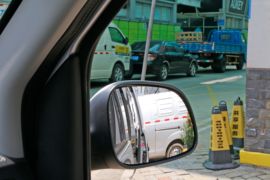 优优 电动封闭厢货驾驶室图片