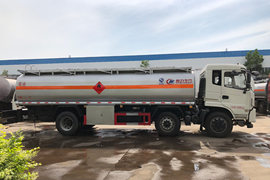 东风新疆底盘&nbsp;油罐车外观图片