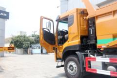 中国重汽 斯太尔D7B重卡 340马力 6X4 5.6米自卸车(ZZ5253ZLJN3841E1NB)