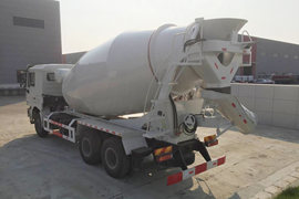 陕汽重卡底盘&nbsp;混凝土搅拌车外观                                                图片