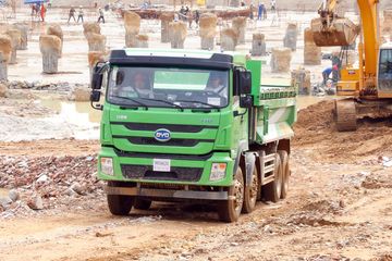 ���ǵ�T10ZT 31T 8X4 5.6�״��綯��ж��435kWhͼƬ