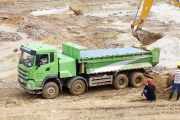 ���ǵ�T10ZT 31T 8X4 5.6�״��綯��ж��435kWhͼƬ