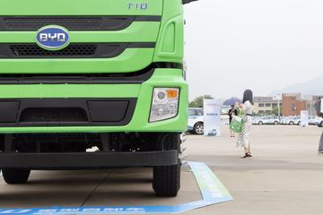 ���ǵ�T10ZT 31T 8X4 5.6�״��綯��ж��435kWhͼƬ