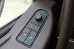 东风柳汽 乘龙H7重卡 430马力 6X4 LNG牵引车(LZ4250M5DB)