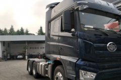 一汽解放 J7重卡 500马力 6X4牵引车(孔雀蓝款)(CA4250P77K25T1E5)