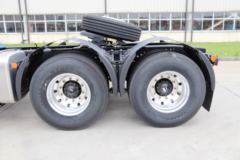 华菱 汉马H9重卡 420马力 6X4危险品牵引车(HN4255A48C4M5)